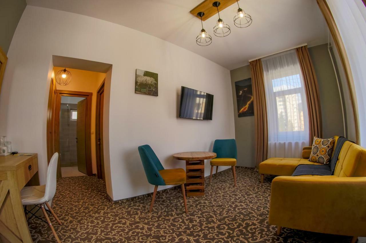 Residence Rooms Bucovina Moldvahosszúmező Kültér fotó